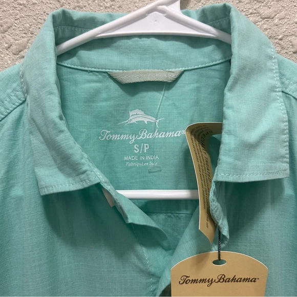Tommy Bahama Short Sleeve Men's Button Down in Antigua Sky NWT S - Picture 2 of 6